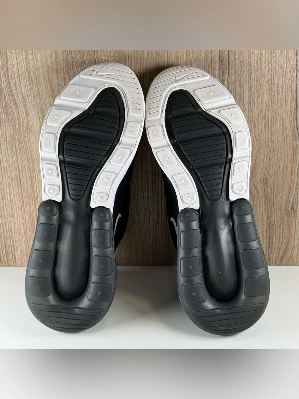 Nike Air Max 270 Black White Athletic Running Shoes AH6789-001 Women’s Size 8.5